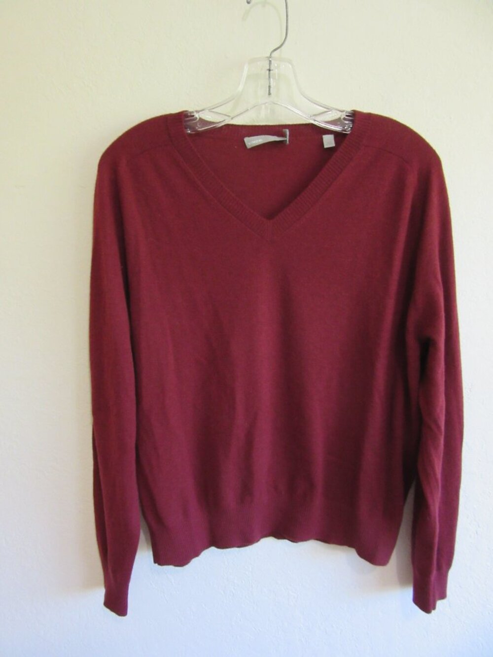 VINCE Burgundy M Cashmere(?) Long Sleeve V-Neck Sweater